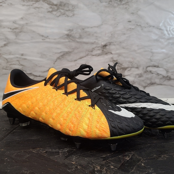 nike hypervenom phantom size 7